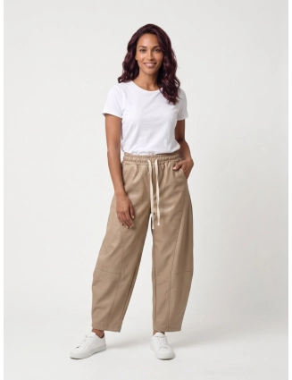 Broek leatherlook Q3163