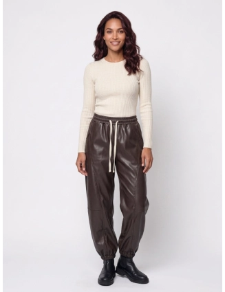 Broek leatherlook Q3163